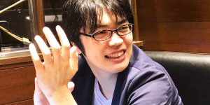 笑顔で話すたつやさん